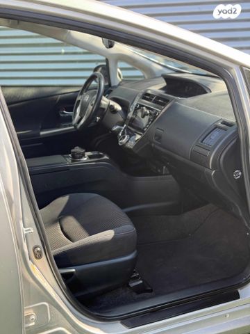 טויוטה פריוס פלוס