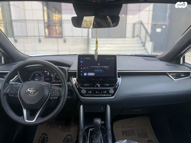 טויוטה קורולה קרוס