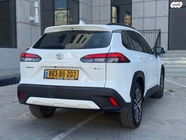 טויוטה קורולה קרוס