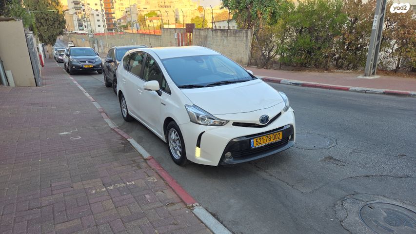 טויוטה פריוס פלוס