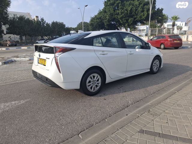 טויוטה פריוס