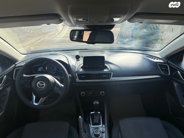 מאזדה 3