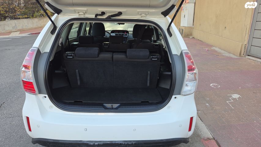 מודעת רכב טויוטה פריוס פלוס