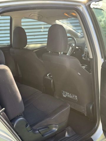 טויוטה פריוס פלוס