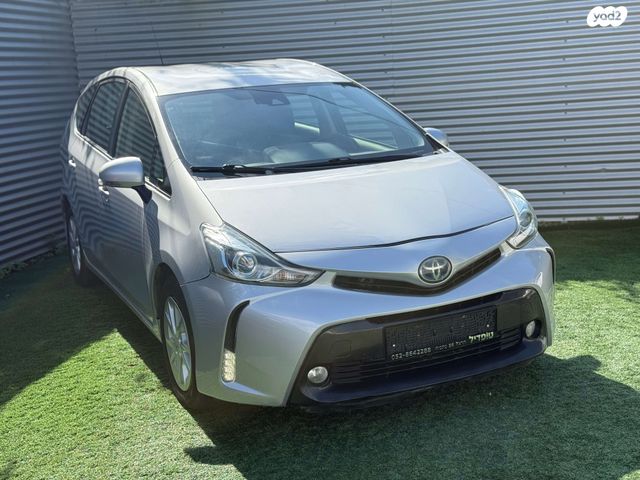 טויוטה פריוס פלוס