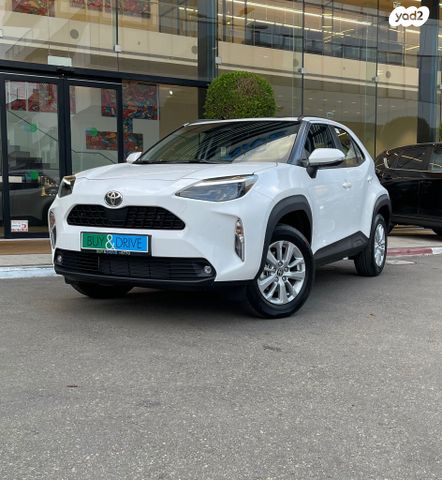 מודעת רכב טויוטה יאריס קרוס