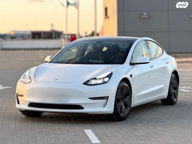 מודעת רכב טסלה מודל 3