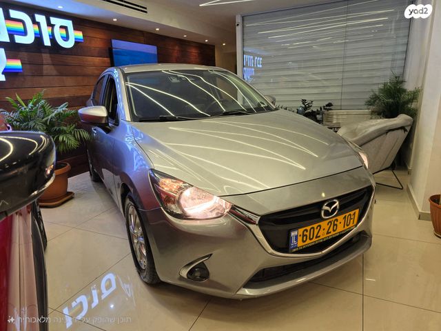 מודעת רכב מאזדה 2