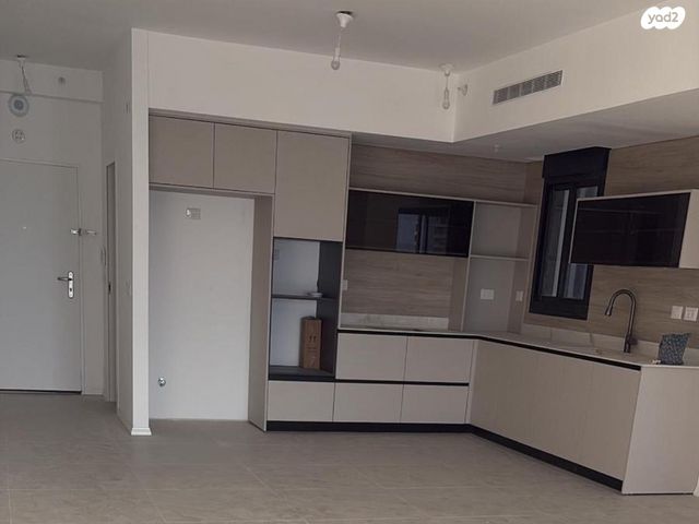 אמנון ליפקין שחק 10