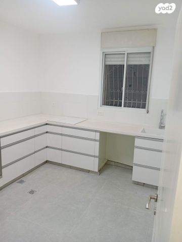 הרבי מנדבורנא 12