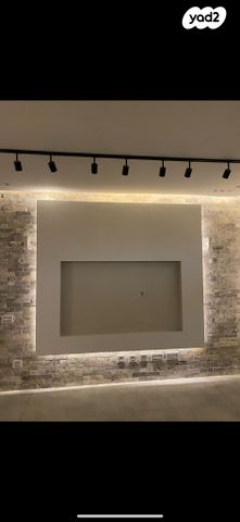 גג/ פנטהאוז, גפן 11, החורש, חריש