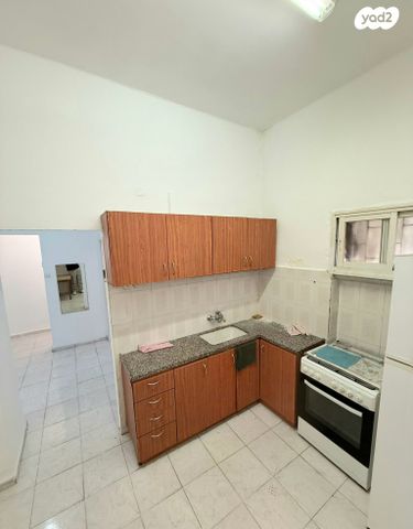 דרך יד לבנים 13