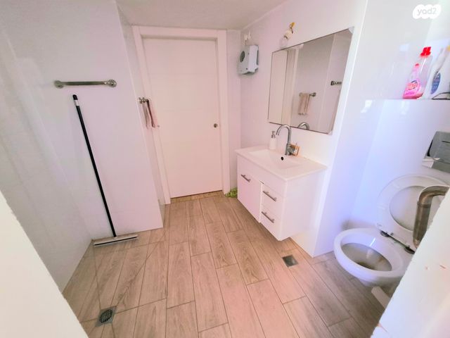 דירה, דרך צרפת 63, קרית שפרינצק, חיפה