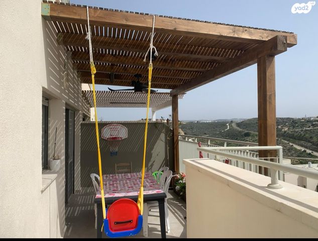 דירה, שקד 10, לשם, עלי זהב