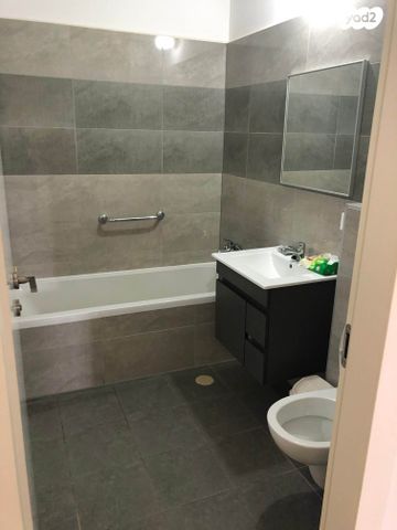 דירה, שדרות אבני החושן 5, כרמי גת, קרית גת