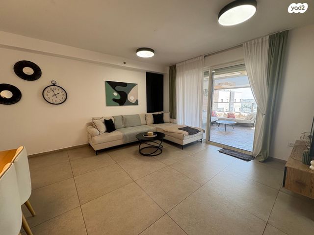 דירה, מעונות ברכה 4, השומר, ראשון לציון