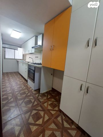 דירה, ניצנים 2, גני אביב, לוד