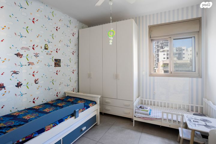 דירה, שדרת התמרים 9, שכונת בן גוריון, מרכז העיר ג', רמת גן