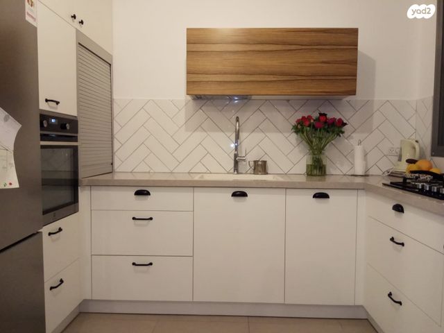 דירה, לוטם 33, הפרחים, חריש