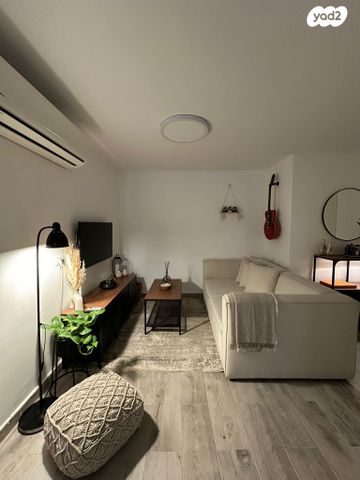 דו משפחתי, סמטת תרשיש 30, אבני החושן, מעלה אדומים