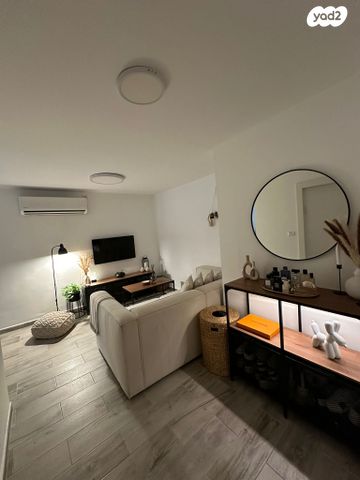 דו משפחתי, סמטת תרשיש 30, אבני החושן, מעלה אדומים