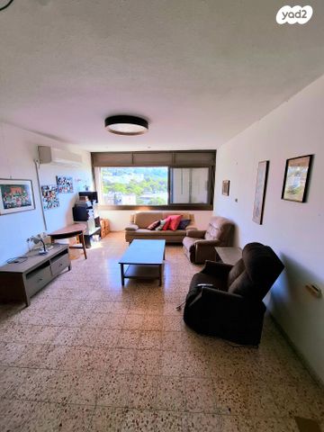 דירה, דרך צרפת 63, קרית שפרינצק, חיפה