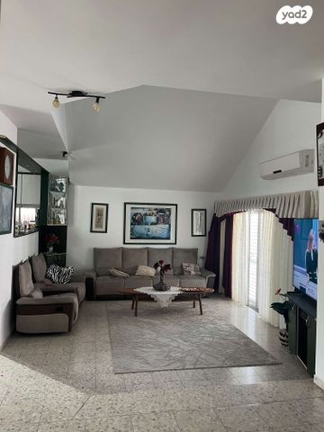 בית פרטי/ קוטג', המחתרות 26, הקוממיות, קרית גת