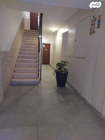 דירה, ניצנים 2, גני אביב, לוד