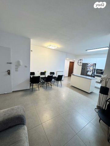 דירה, הרב ישעיהו דולגין 10, חומת שמואל, הר חומה, ירושלים