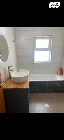 דירה, נחל אלכסנדר 3, צור יצחק, צור יצחק