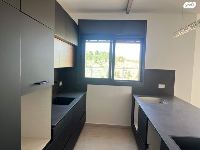 גג/ פנטהאוז, שדרות החושן 23, שכונה ח', מבשרת ציון