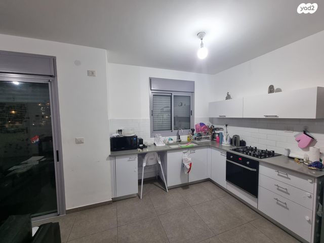 דירה, האנפה 14, החותרים, טירת כרמל