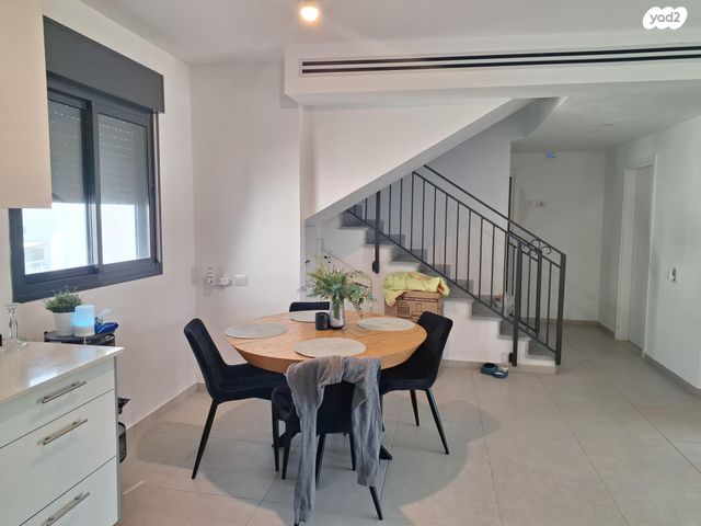 דופלקס, שדרות ציונה צרפת 27, גדרה מזרח, גדרה