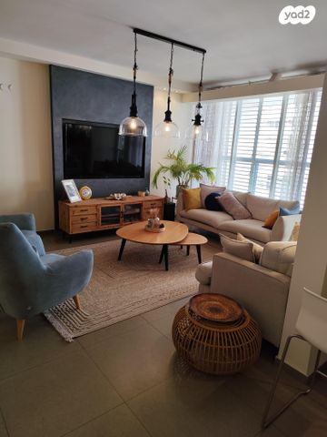 דירה, הצנחנים 30, מחנה יהודה, פתח תקווה