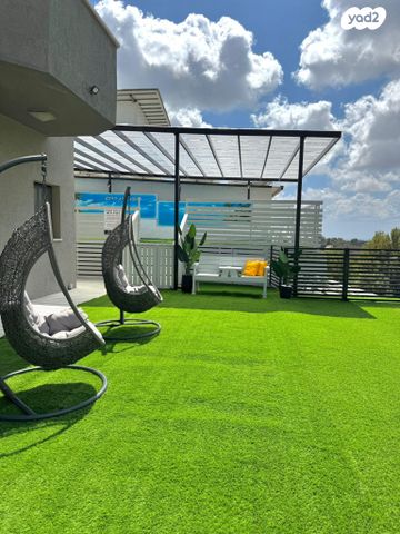 בית פרטי/ קוטג', הרימון 3, יערה, יערה