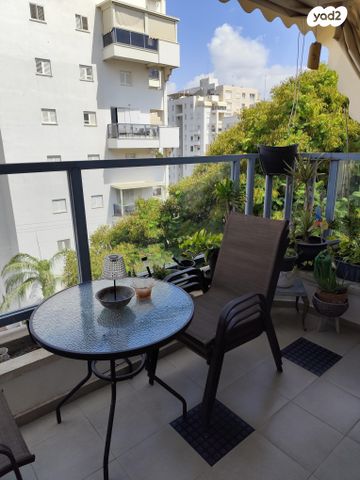 דירה, הצנחנים 30, מחנה יהודה, פתח תקווה