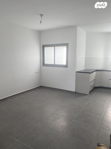 דירה, הרב זבולון גרז 9, רחובות הצעירה, רחובות