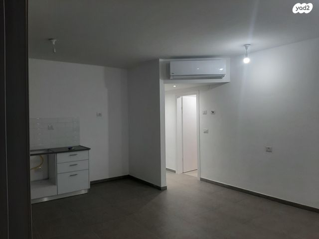 דירה, האנפה 14, החותרים, טירת כרמל