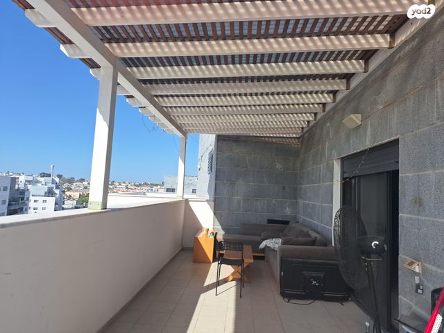 דופלקס, שדרות ציונה צרפת 27, גדרה מזרח, גדרה