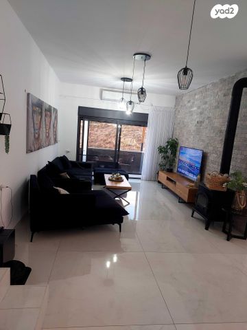 בית פרטי/ קוטג', הרימון 3, יערה, יערה