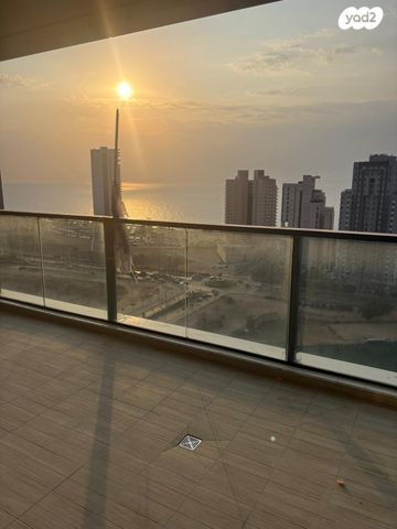 דירה, אמנון ליפקין שחק 10, נוף הטיילת, נתניה