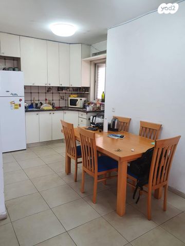 דירה, הגיבור האלמוני 44, יד אליהו, תל אביב יפו