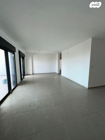 שדרות מעלה יצחק 1