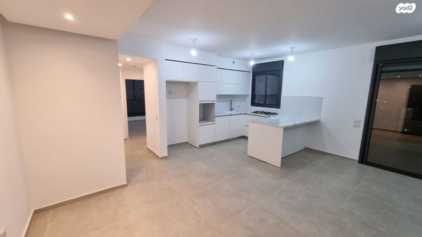 דירה, דרך זאב ז'בוטינסקי 8, לב המושבה / מרכז העיר, פתח תקווה