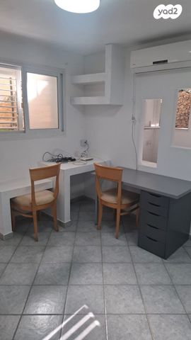 דירה, אחד העם 43, שיכון א', קרית שמונה