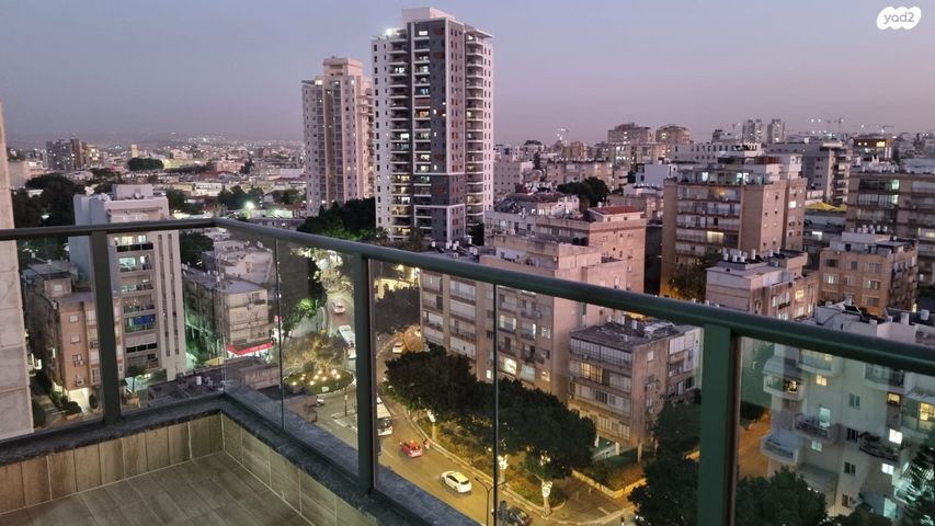 דירה, דרך זאב ז'בוטינסקי 8, לב המושבה / מרכז העיר, פתח תקווה