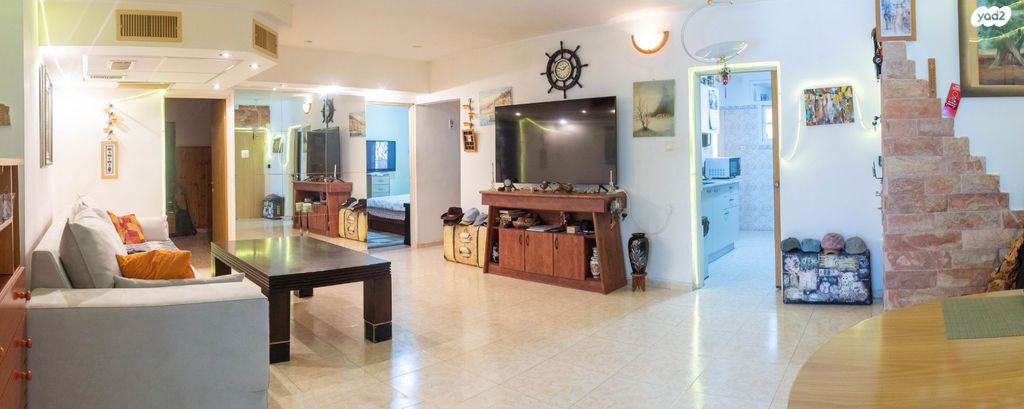 דירת גן, הסביונים 16, רובע א', אריאל