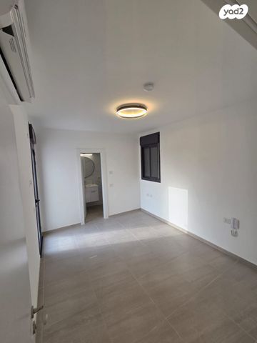 דירה, הרב שלום שבזי 225, פסגות אפק, ראש העין