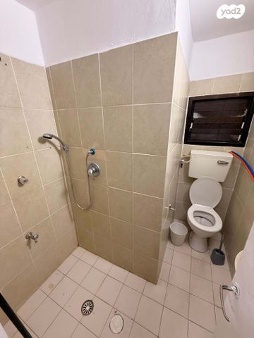 בית פרטי/ קוטג', המולדת 8, עמידר, נס ציונה