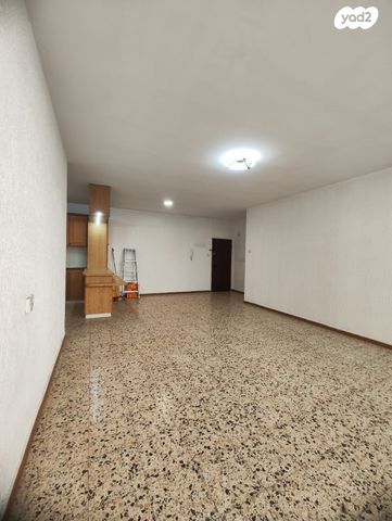 דירה, הרב קוק 61, צפון מערב מרכז העיר, נתניה